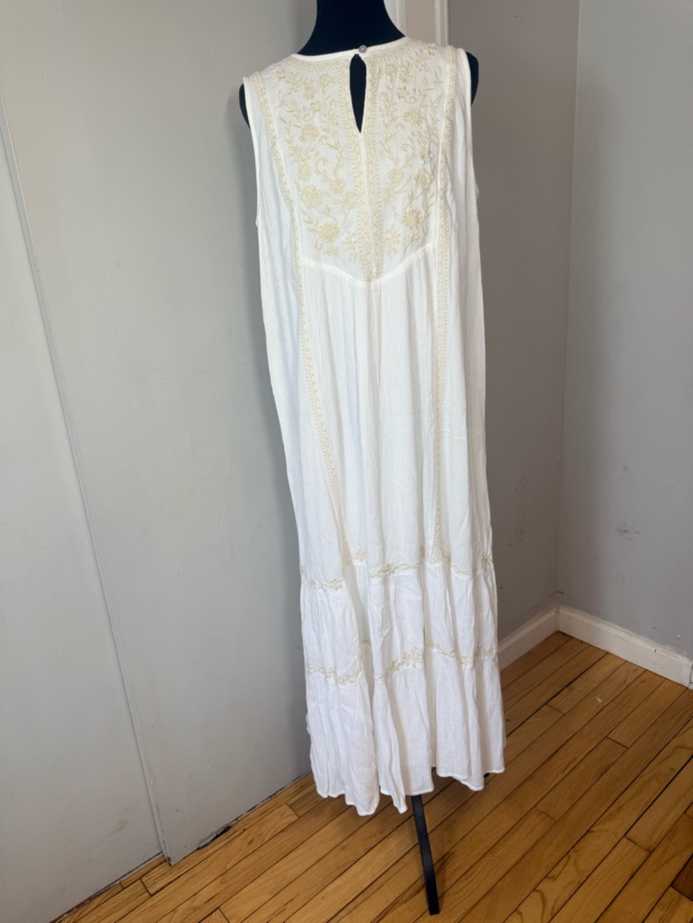 J. Jill Cream Embroidered Button-Front Cotton Maxi dress - Picture 2 of 7